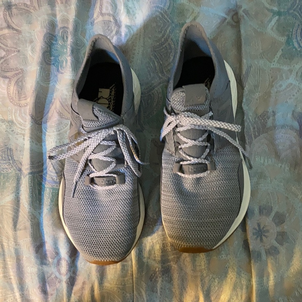 New Balance Roav sneakers